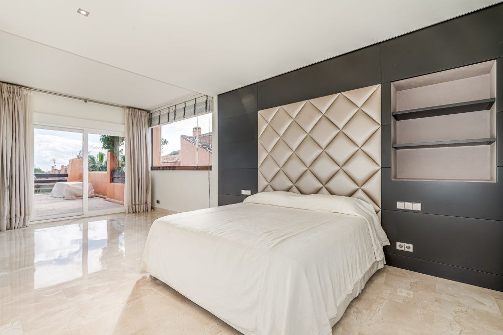 Apartment in Marbella Golden Mile, Malaga, Spain 6 bedrooms, 505 sq.m. No. 53447