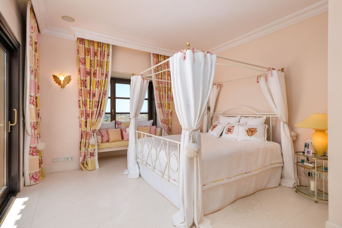 Huvila Marbella Golden Mile, Malaga, Espanja 5 makuuhuonetta, 1025 m2 No. 53465