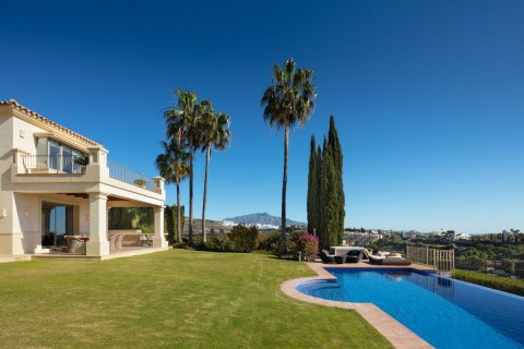 Villa for sale in Benahavis, Malaga, Spain 5 bedrooms, 530 sq.m. No. 53497 - photo 14