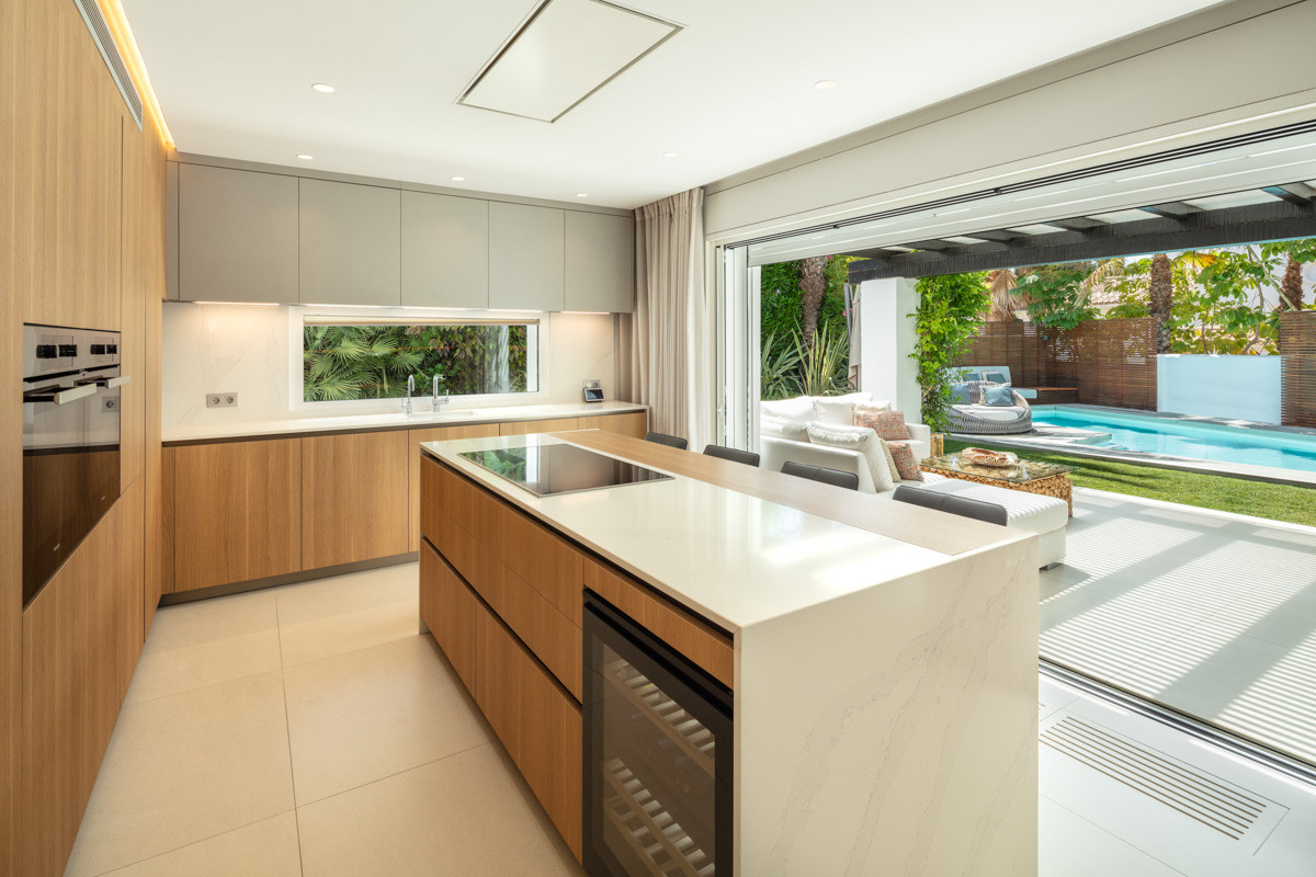Villa i Marbella Golden Mile, Malaga, Spanien 4 sovrum, 240 kvm. Nr. 53572