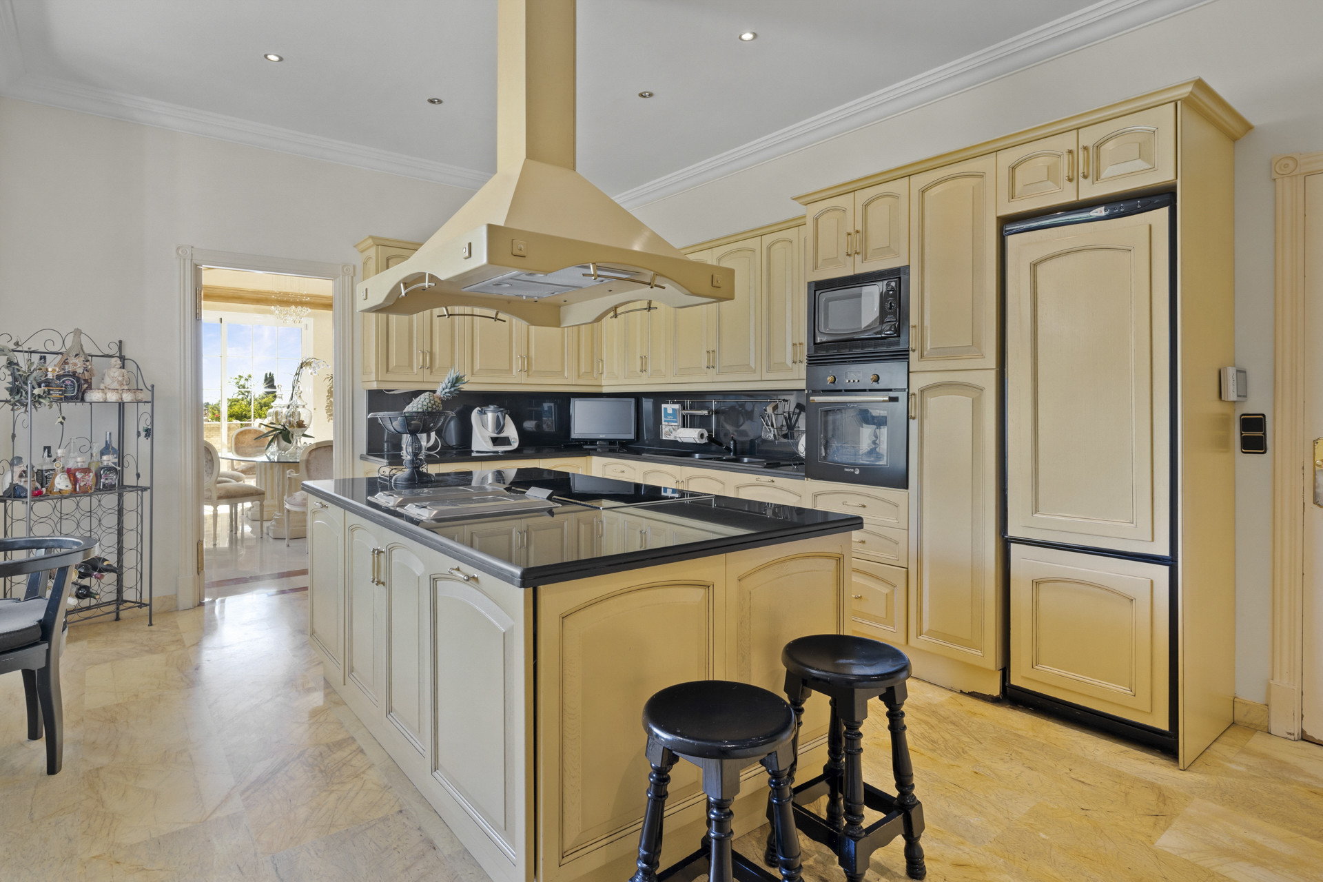 Villa in El Paraiso, Malaga, Spanien 5 Schlafzimmer, 779 m2 Nr. 53534