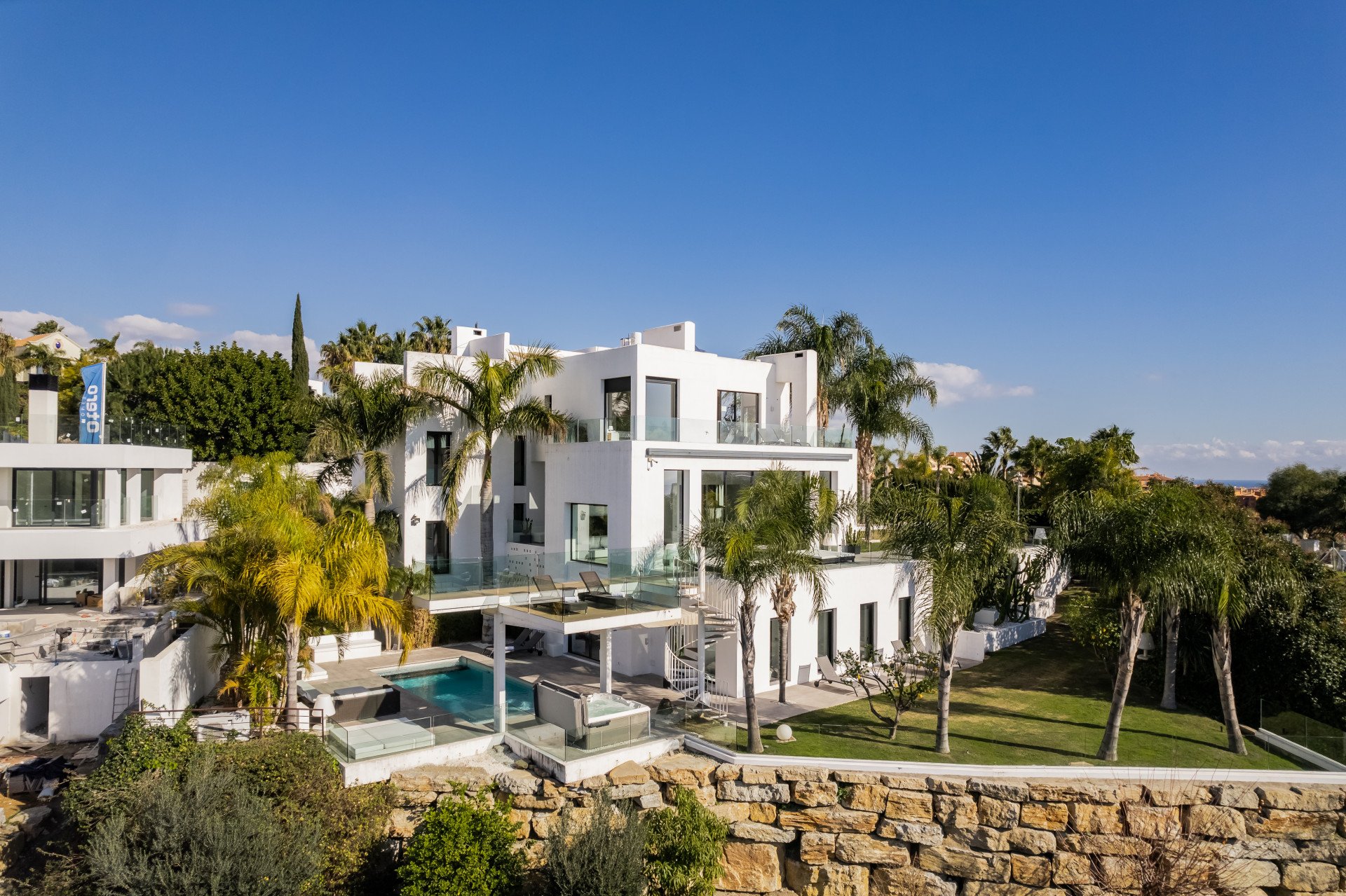 Villa i La Alqueria-El Paraíso, Malaga, Spanien 7 sovrum, 867 kvm. Nr. 53551