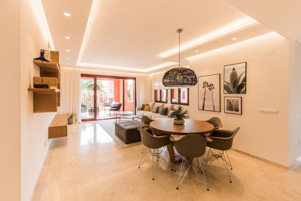 Tvåvåningslägenhet i Marbella Del Este, Malaga, Spanien 4 sovrum, 211 kvm. Nr. 53483