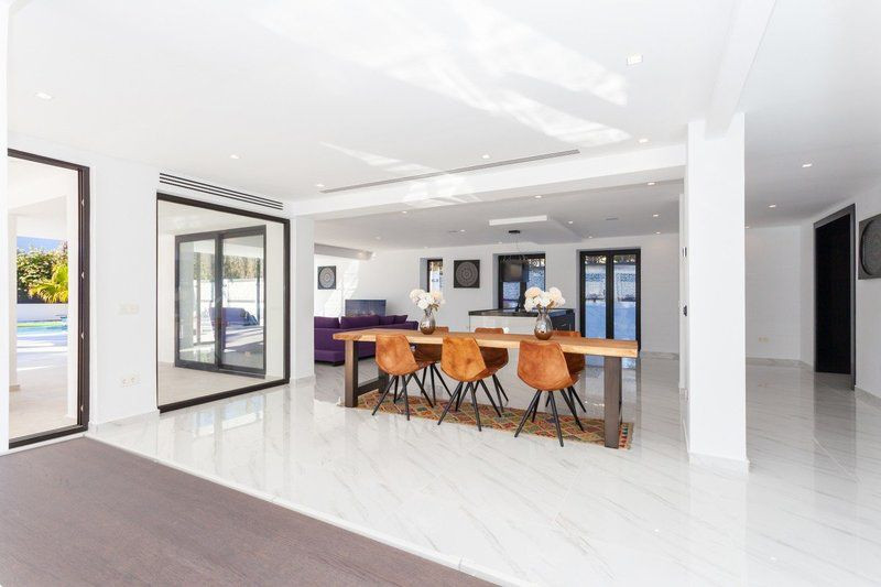 Villa a Marbella, Malaga, Spagna 5 camere da letto, 597 mq. N° 53440