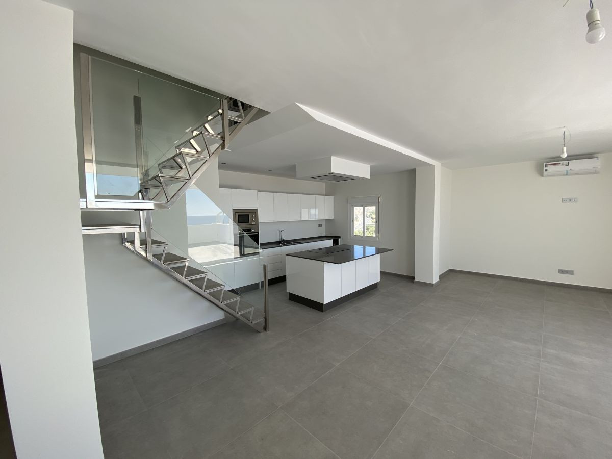 Penthouse in Estepona, Malaga, Spain 3 bedrooms, 139 sq.m. No. 53391
