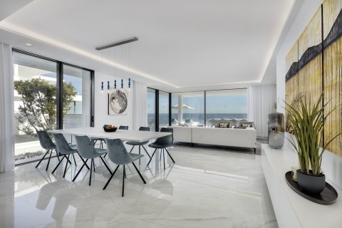 Apartment for sale in Estepona, Malaga, Spain 4 bedrooms, 300 sq.m. No. 53525 - photo 23
