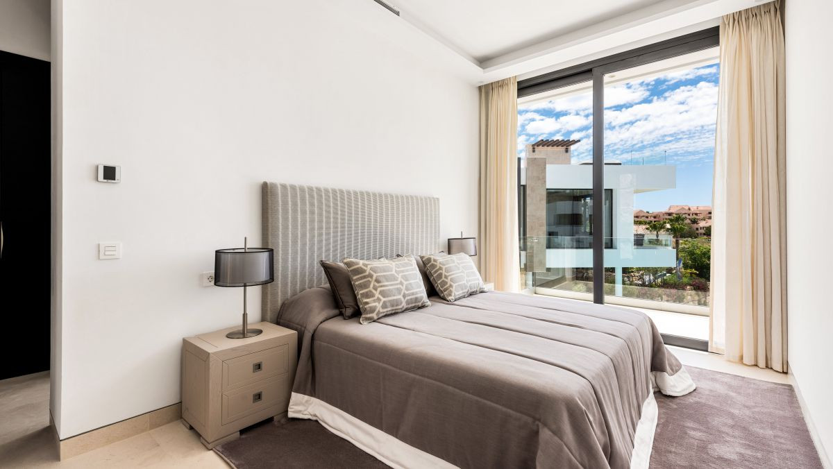 Villa à La Alqueria-El Paraíso, Malaga, Espagne 5 chambres, 862 m2 No. 53380