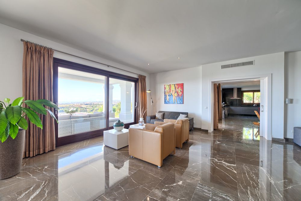 Villa in Benahavis, Malaga, Spain 5 bedrooms, 761 sq.m. No. 53362