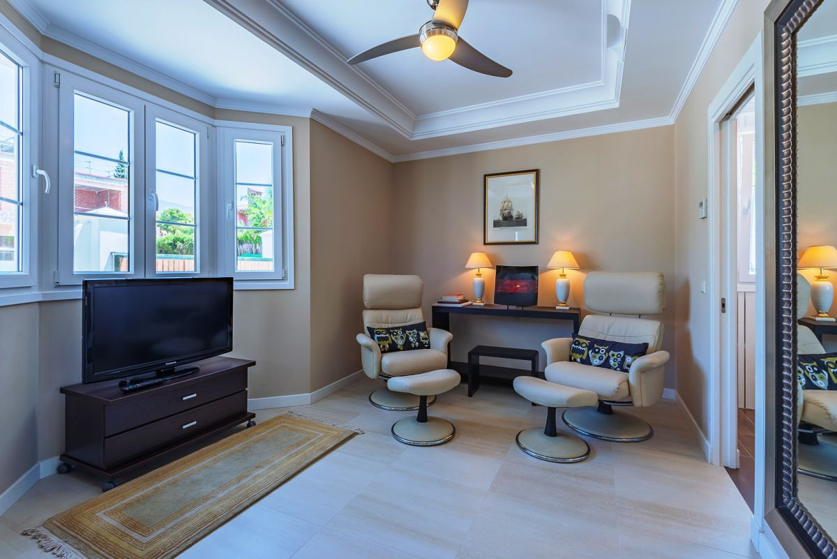 Huvila Marbella Golden Mile, Malaga, Espanja 7 makuuhuonetta, 696 m2 No. 53474