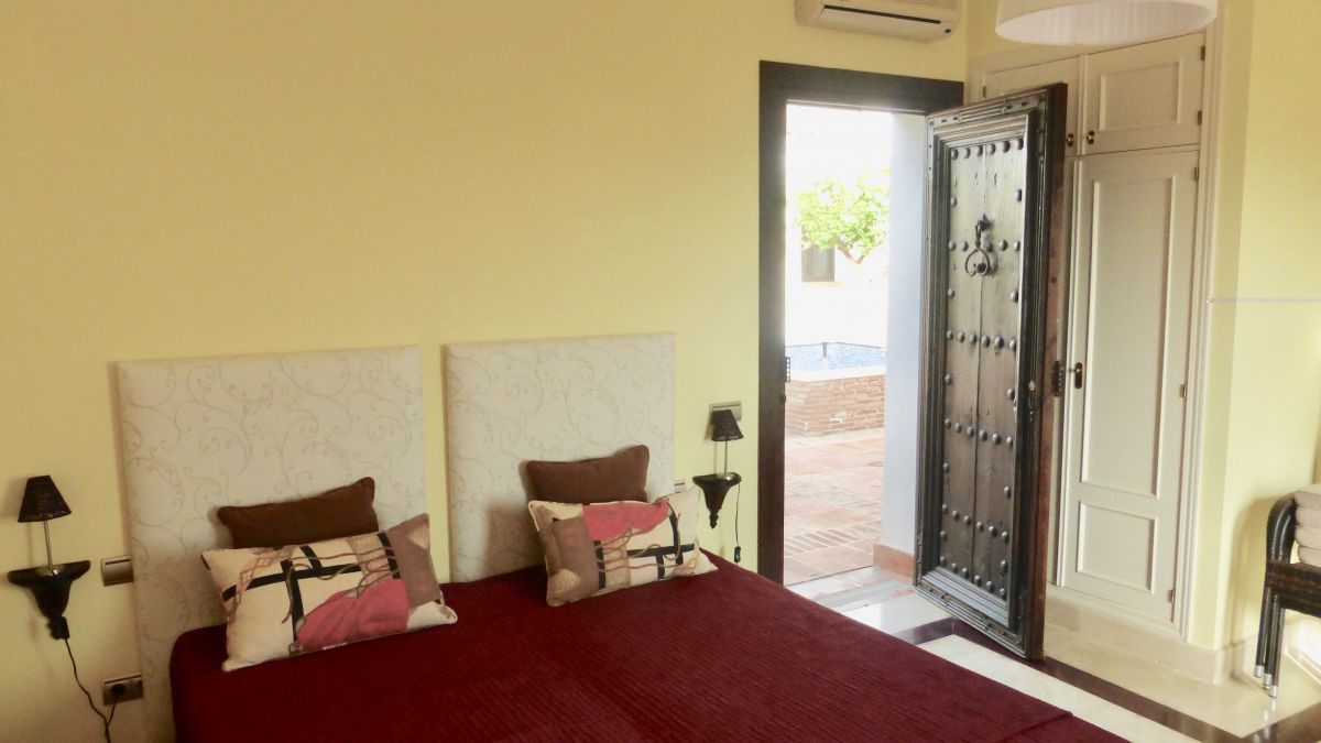 Villa a Benahavis, Malaga, Spagna 6 camere da letto, 950 mq. N° 53379