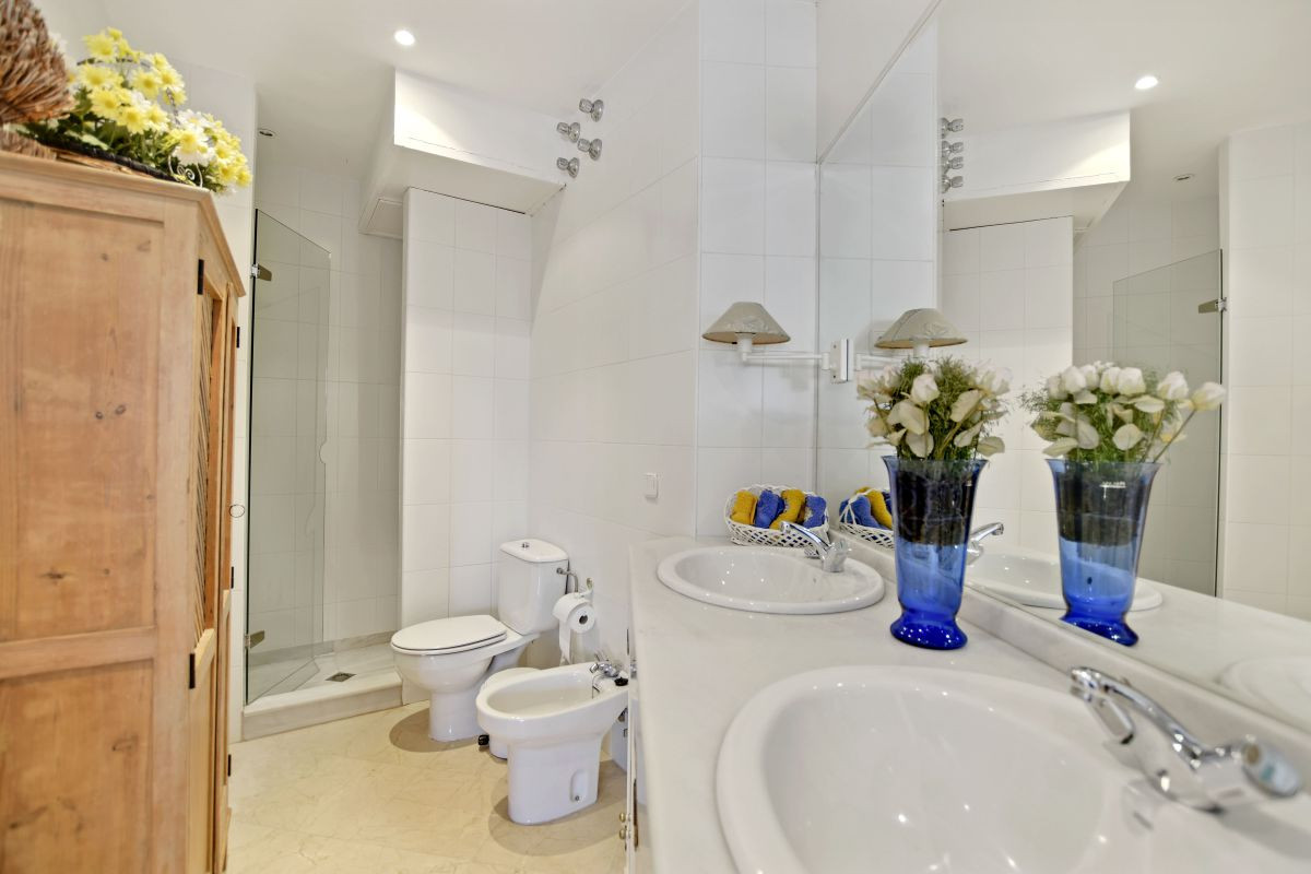 Dúplex en Cabopino, Málaga, España 4 dormitorios, 507 m2 No. 53451