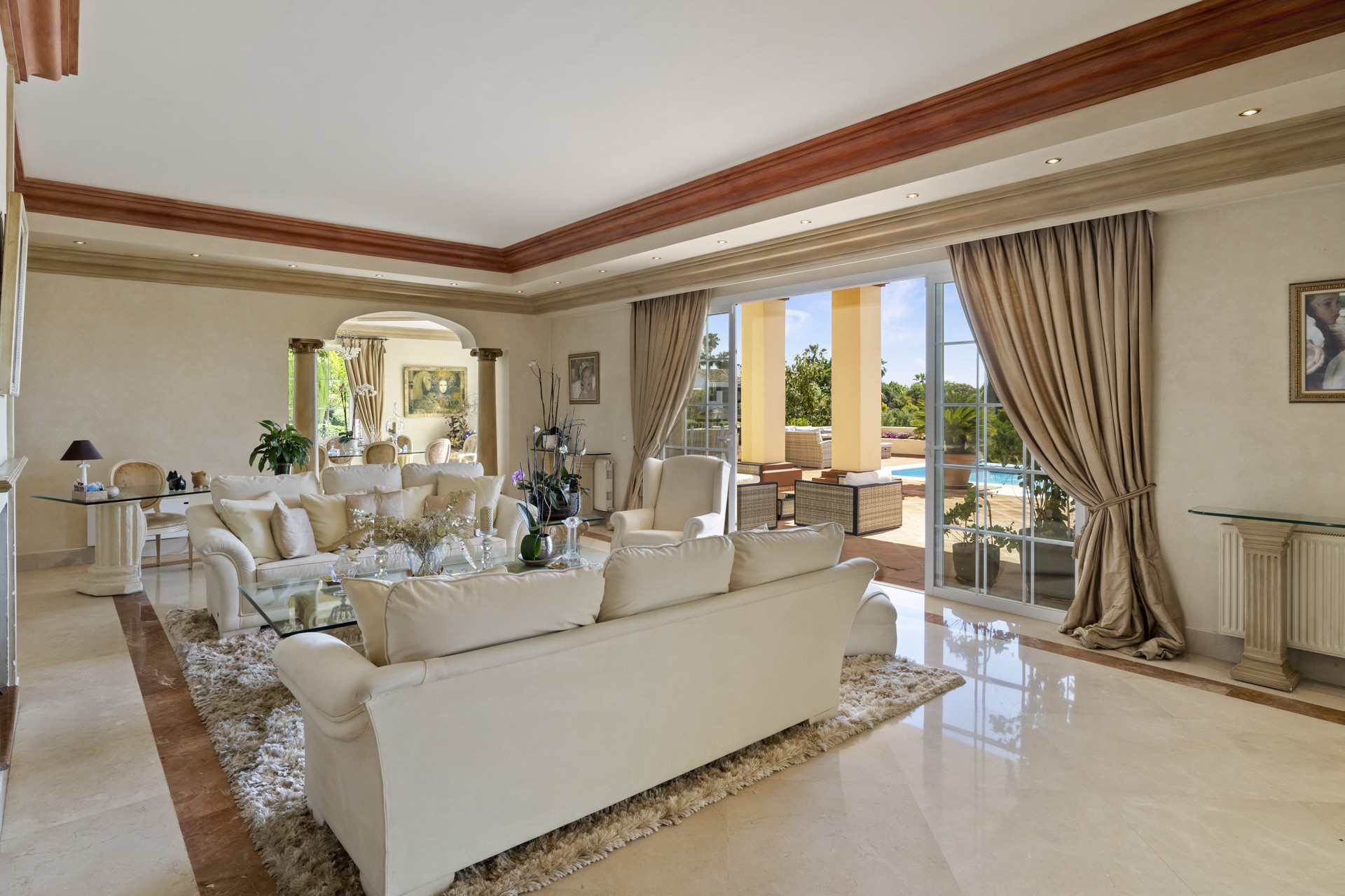 Villa in El Paraiso, Malaga, Spanien 5 Schlafzimmer, 779 m2 Nr. 53534