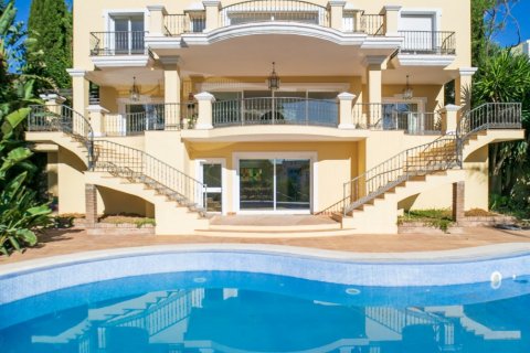 Villa for sale in El Herrojo, Malaga, Spain 6 bedrooms, 579 sq.m. No. 53578 - photo 1
