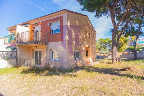 Townhouse for sale Cap Salou, Tarragona, Spain 3 bedrooms, 205 sq.m. No. 53635 - photo 1