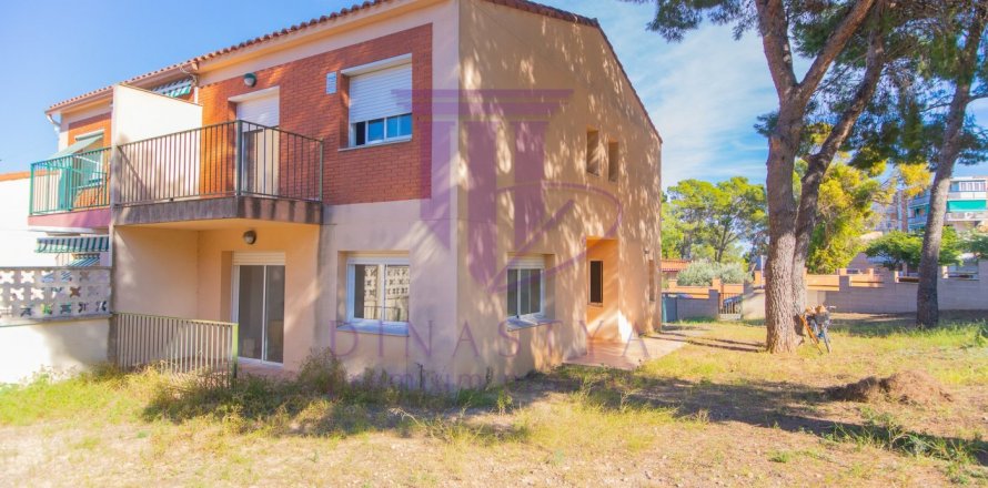 Townhouse Cap Salou, Tarragona, Spain 3 bedrooms, 205 sq.m. No. 53635