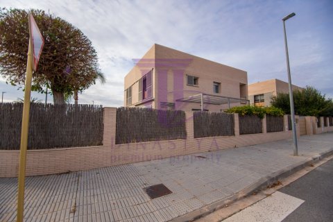 Townhouse for sale Vilafortuny, Tarragona, Spain 2 bedrooms, 172 sq.m. No. 53638 - photo 13