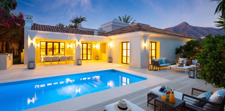 Villa in Nueva Andalucia, Malaga, Spain 5 bedrooms, 373 sq.m. No. 53554