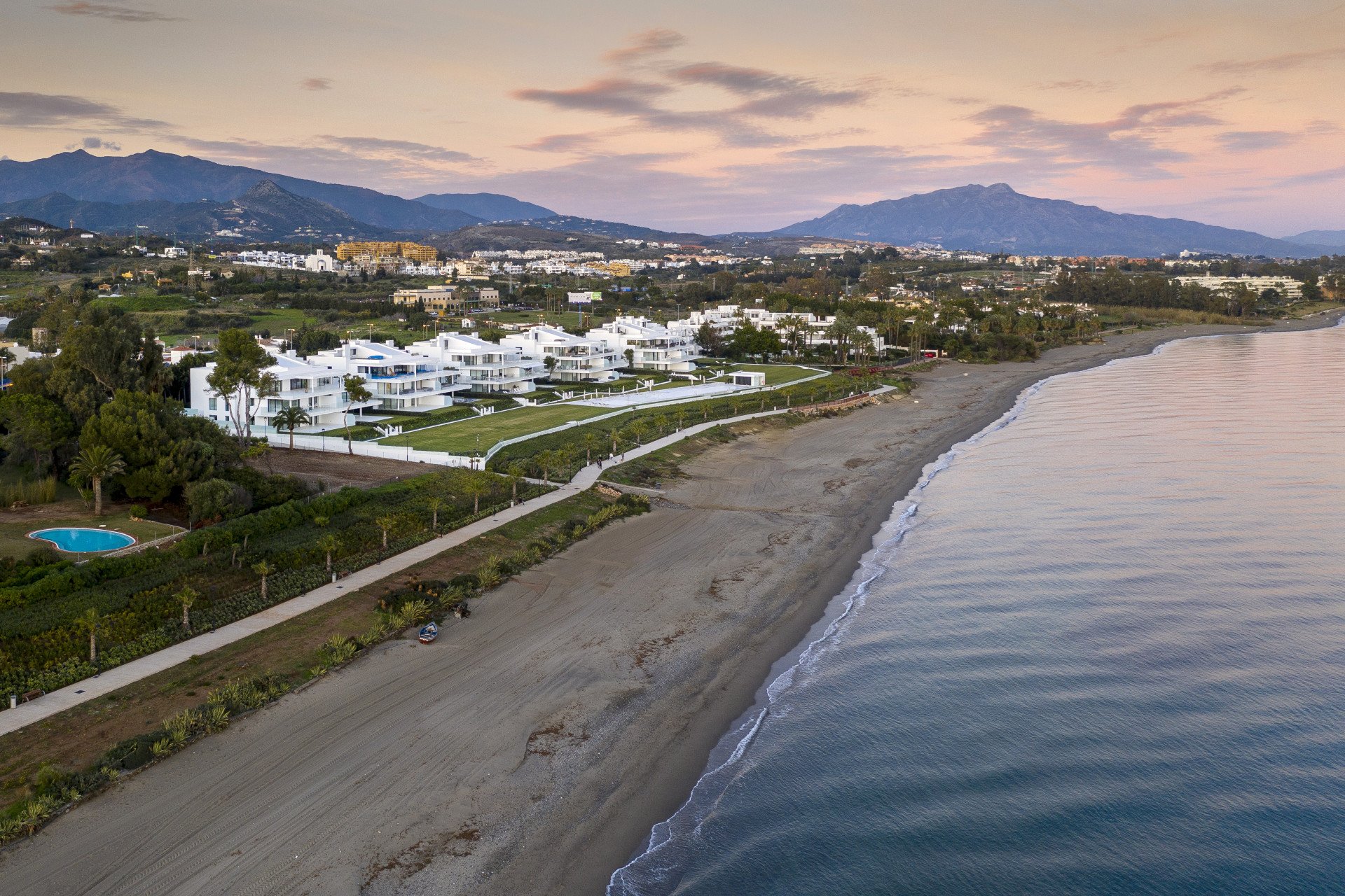 Apartament w Estepona, Malaga, Hiszpania 4 sypialnie, 300 mkw. nr 53525