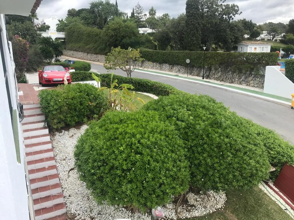 Kaupunkipientalo Nueva Andalucia, Malaga, Espanja 4 makuuhuonetta, 212 m2 No. 53471