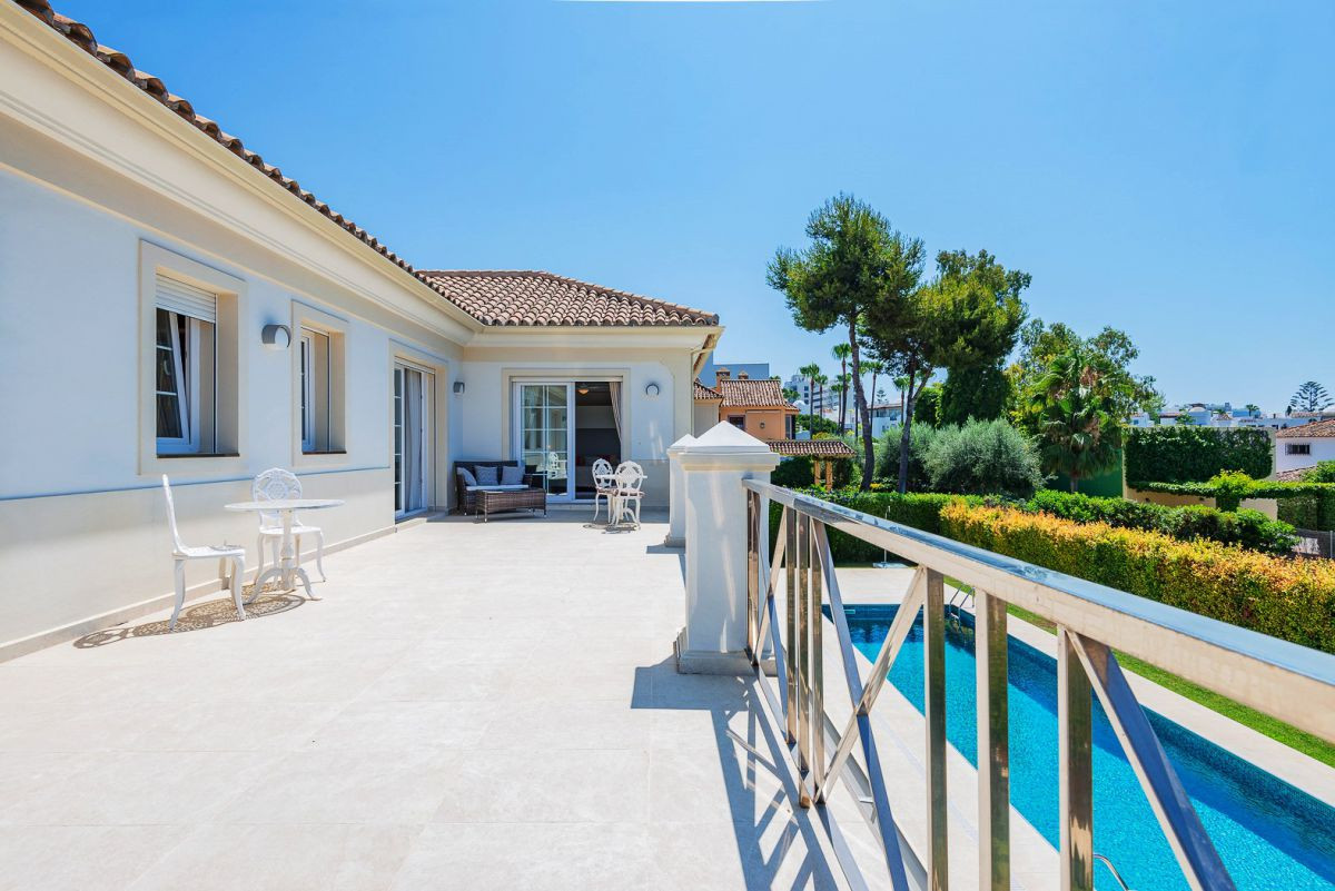 Huvila Marbella Golden Mile, Malaga, Espanja 7 makuuhuonetta, 696 m2 No. 53474