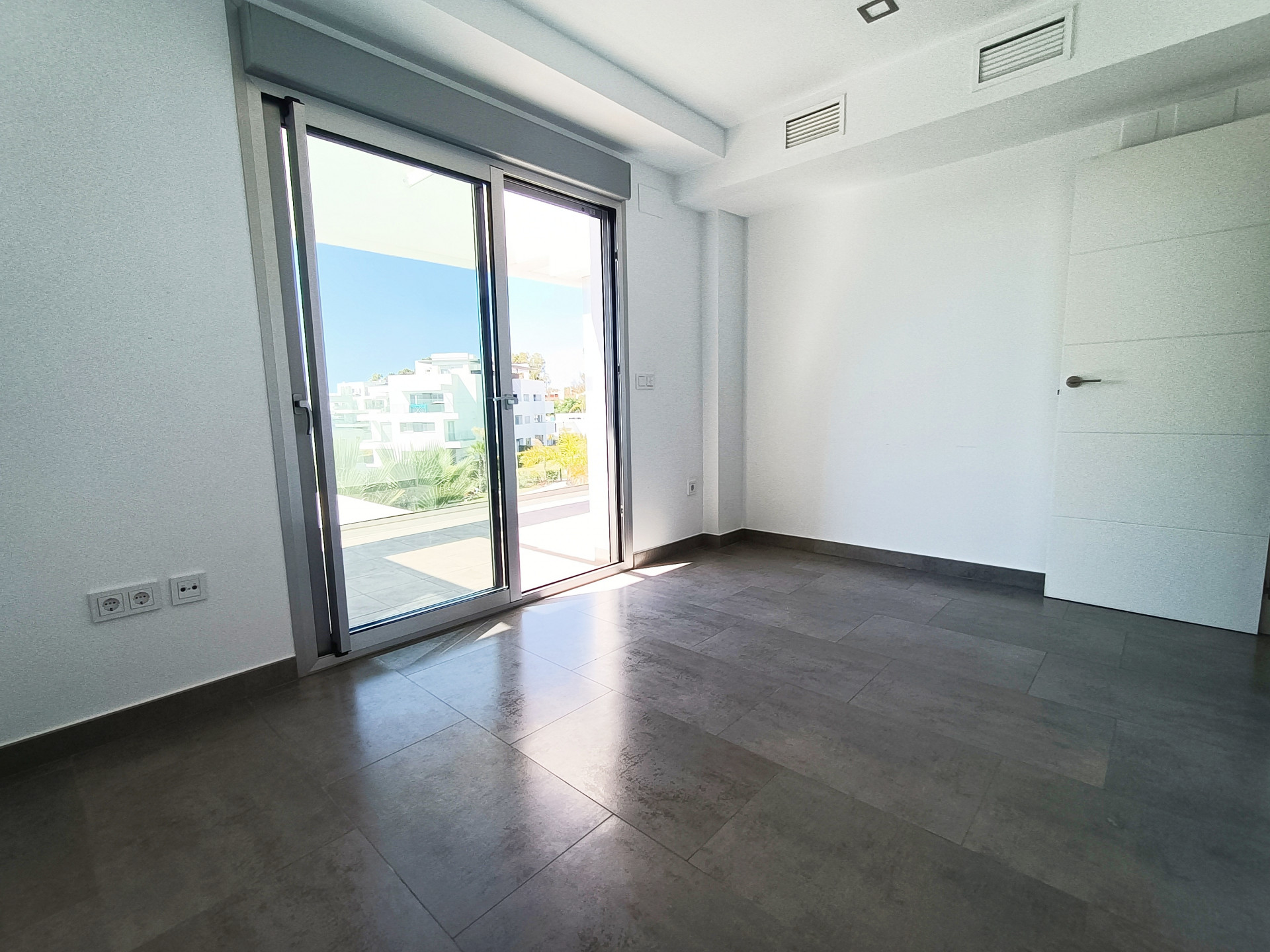 Attico a Estepona, Malaga, Spagna 2 camere da letto, 120 mq. N° 53573