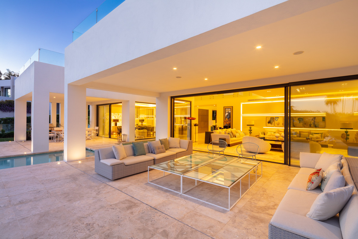 Villa i Nueva Andalucia, Malaga, Spanien 6 sovrum, 921 kvm. Nr. 53555
