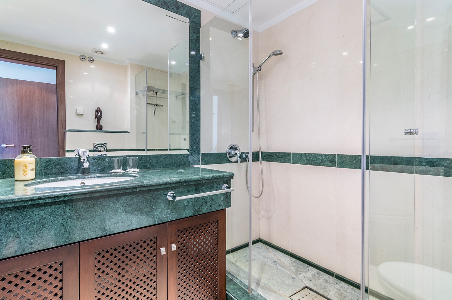 Penthouse in Benahavis, Malaga, Spain 3 bedrooms, 190 sq.m. No. 53524