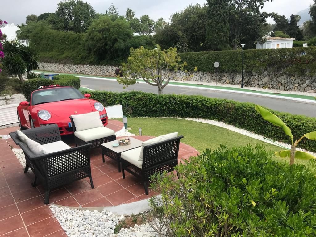 Kaupunkipientalo Nueva Andalucia, Malaga, Espanja 4 makuuhuonetta, 212 m2 No. 53471
