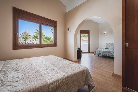 Villa for sale in Benahavis, Malaga, Spain 5 bedrooms, 555 sq.m. No. 53412 - photo 24
