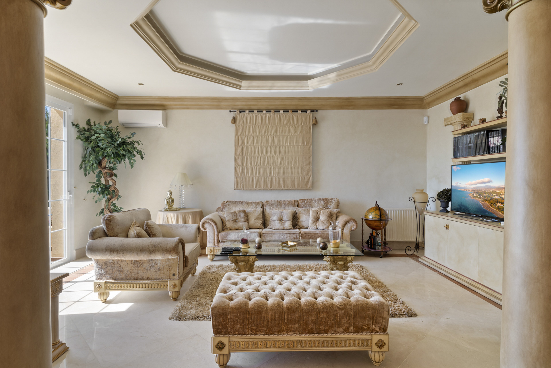 Villa in El Paraiso, Malaga, Spanien 5 Schlafzimmer, 779 m2 Nr. 53534