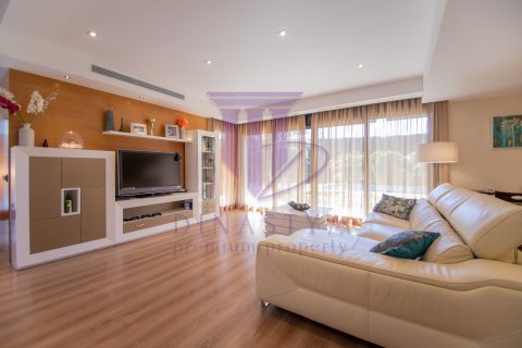 Villa for sale in Vilafortuny, Tarragona, Spain 4 bedrooms, 350 sq.m. No. 53647 - photo 22