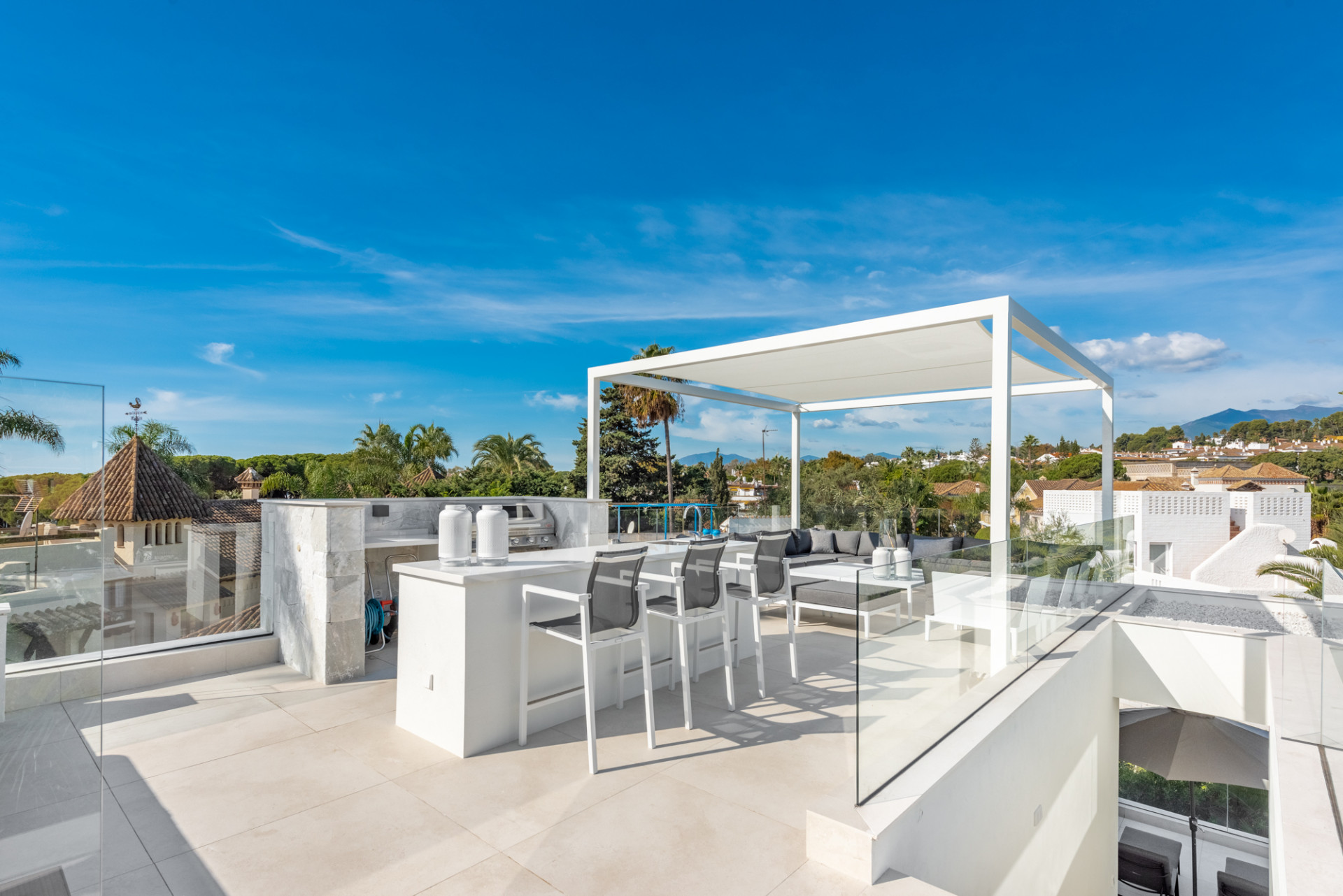 Villa i Marbella Golden Mile, Malaga, Spanien 5 sovrum, 393 kvm. Nr. 53570