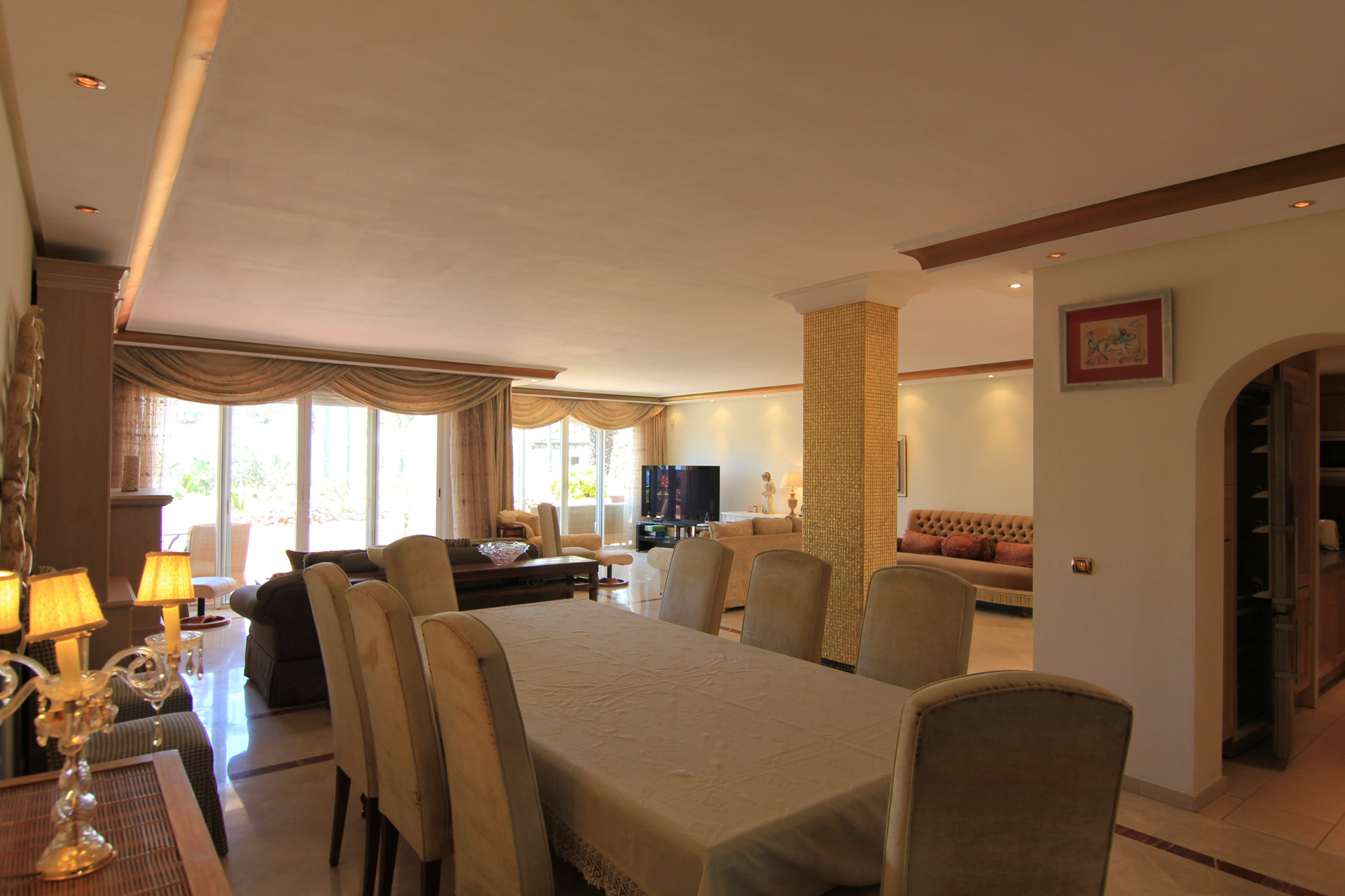 Duplex a Marbella, Malaga, Spagna 5 camere da letto, 475 mq. N° 53550