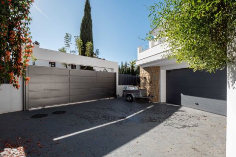Villa for sale in Marbella Golden Mile, Malaga, Spain 5 bedrooms, 714 sq.m. No. 53458 - photo 10