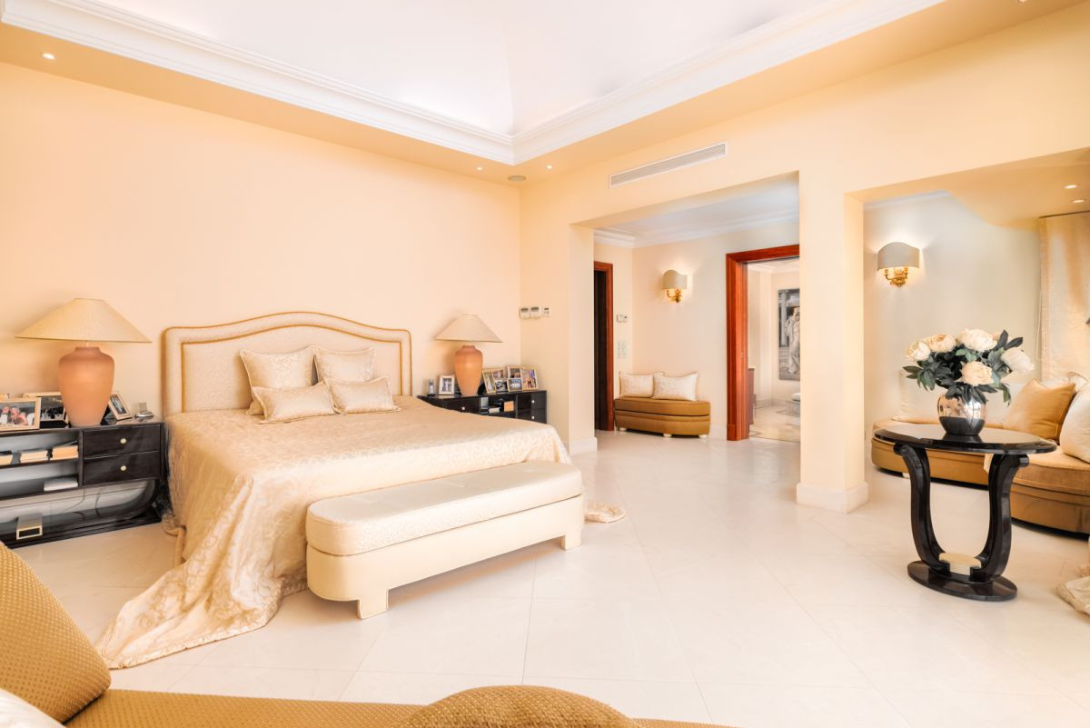 Huvila Marbella Golden Mile, Malaga, Espanja 5 makuuhuonetta, 1025 m2 No. 53465