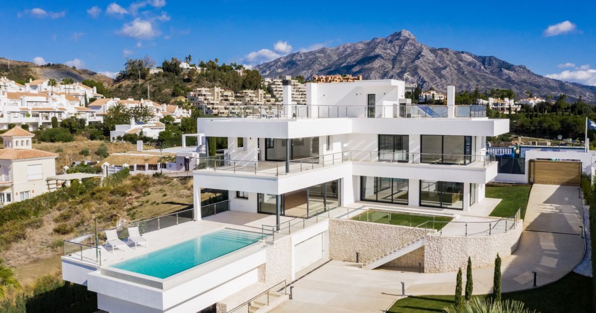 Willa w Nueva Andalucia, Malaga, Hiszpania 4 sypialnie, 749 mkw. nr 53398