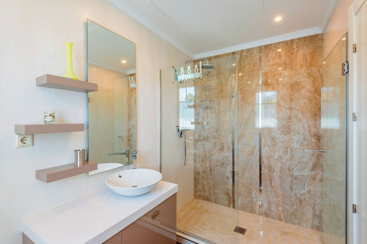 Huvila Marbella Golden Mile, Malaga, Espanja 7 makuuhuonetta, 696 m2 No. 53474