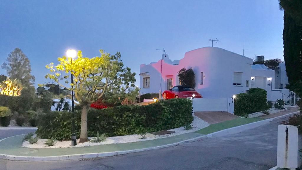 Kaupunkipientalo Nueva Andalucia, Malaga, Espanja 4 makuuhuonetta, 212 m2 No. 53471