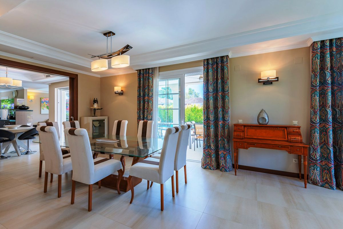 Huvila Marbella Golden Mile, Malaga, Espanja 7 makuuhuonetta, 696 m2 No. 53474