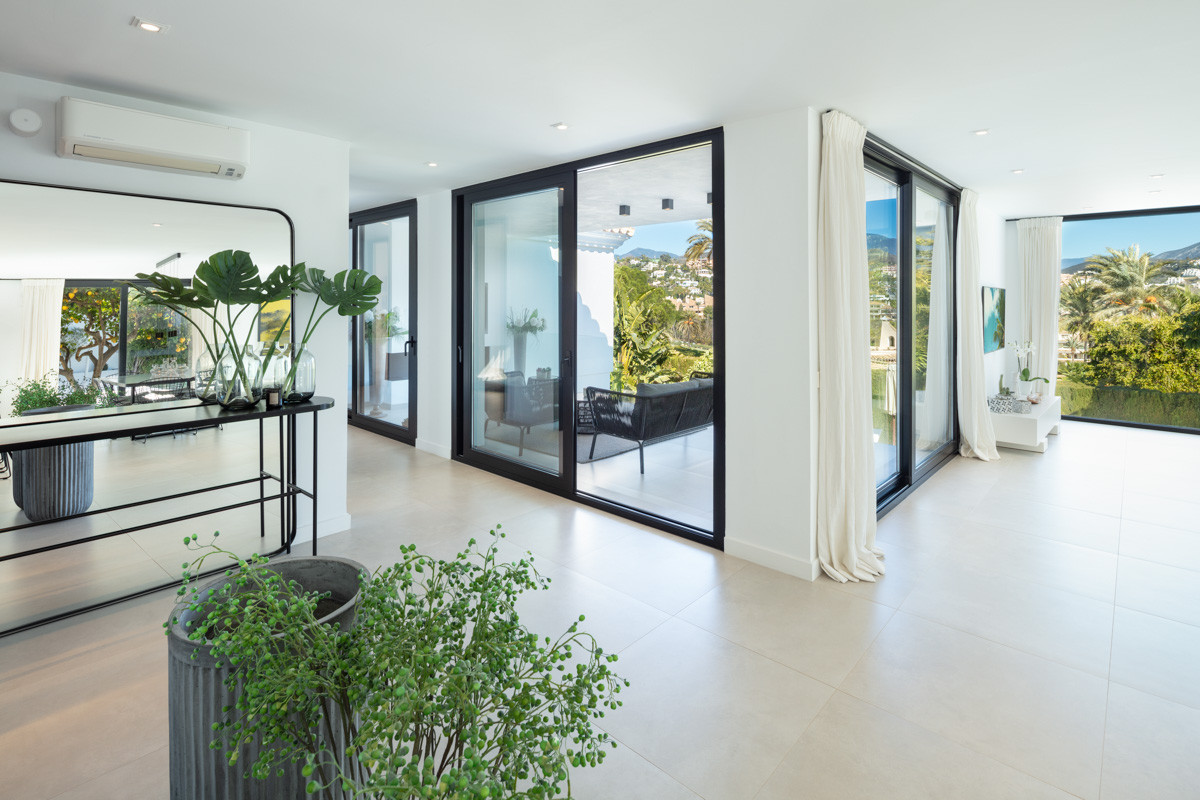 Villa Nueva Andalucia, Malaga, Spānijā 4 istabas, 350 m2 Nr. 53504