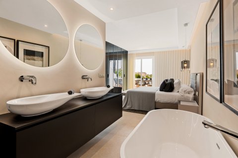 Apartment for sale in Marbella Golden Mile, Malaga, Spain 3 bedrooms, 138 sq.m. No. 53528 - photo 10
