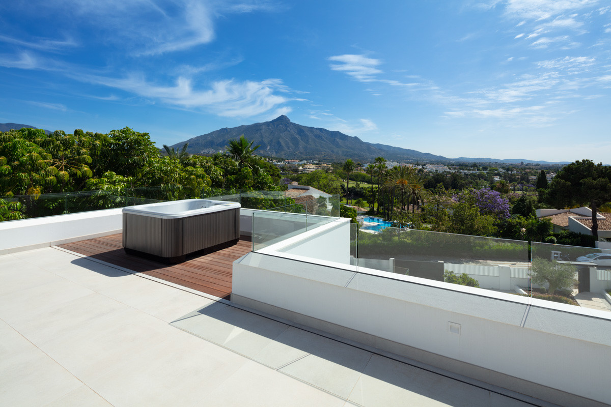 Villa i Nueva Andalucia, Malaga, Spanien 5 sovrum, 491 kvm. Nr. 53491