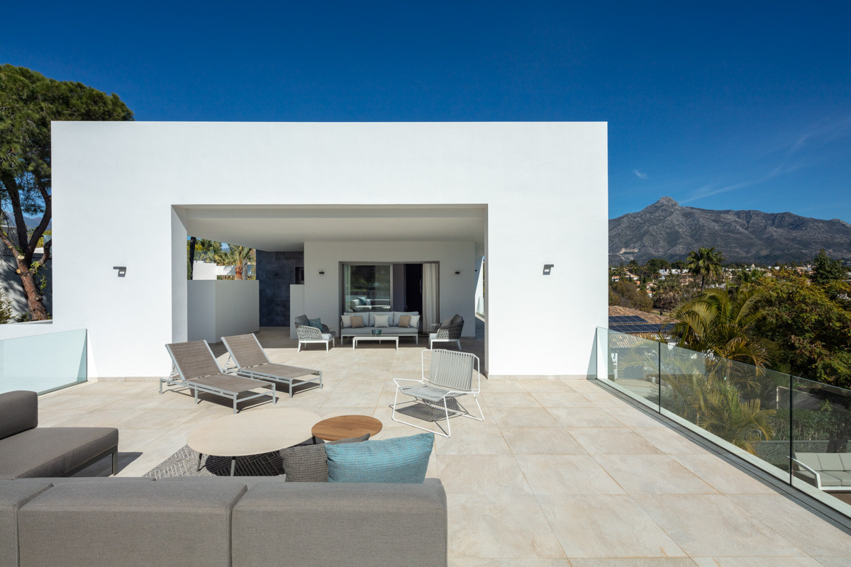 Huvila Nueva Andalucia, Malaga, Espanja 5 makuuhuonetta, 441 m2 No. 53523