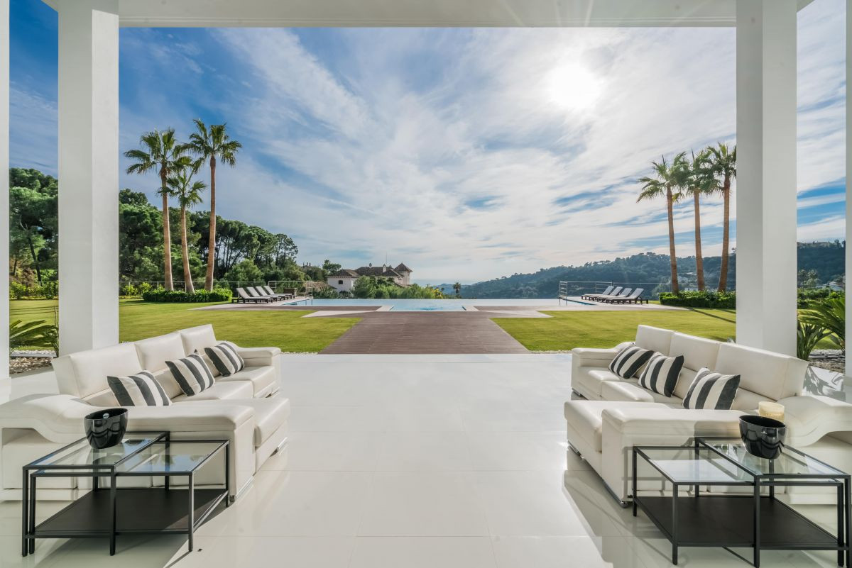 Villa i La Perla-Torremuelle, Malaga, Spanien 8 sovrum, 2500 kvm. Nr. 53369