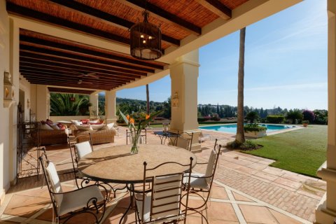 Villa for sale in Marbella Golden Mile, Malaga, Spain 5 bedrooms, 1022 sq.m. No. 53470 - photo 13