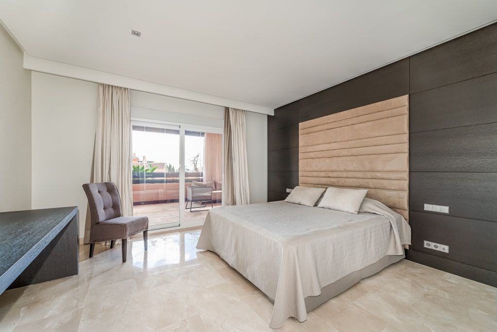 Apartment in Marbella Golden Mile, Malaga, Spain 6 bedrooms, 505 sq.m. No. 53447