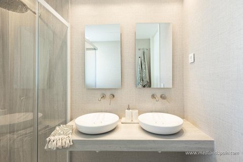Apartment for sale in Benidorm, Alicante, Spain 3 bedrooms, 160 sq.m. No. 9792 - photo 4