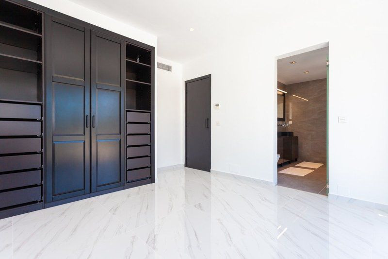 Villa a Marbella, Malaga, Spagna 5 camere da letto, 597 mq. N° 53440
