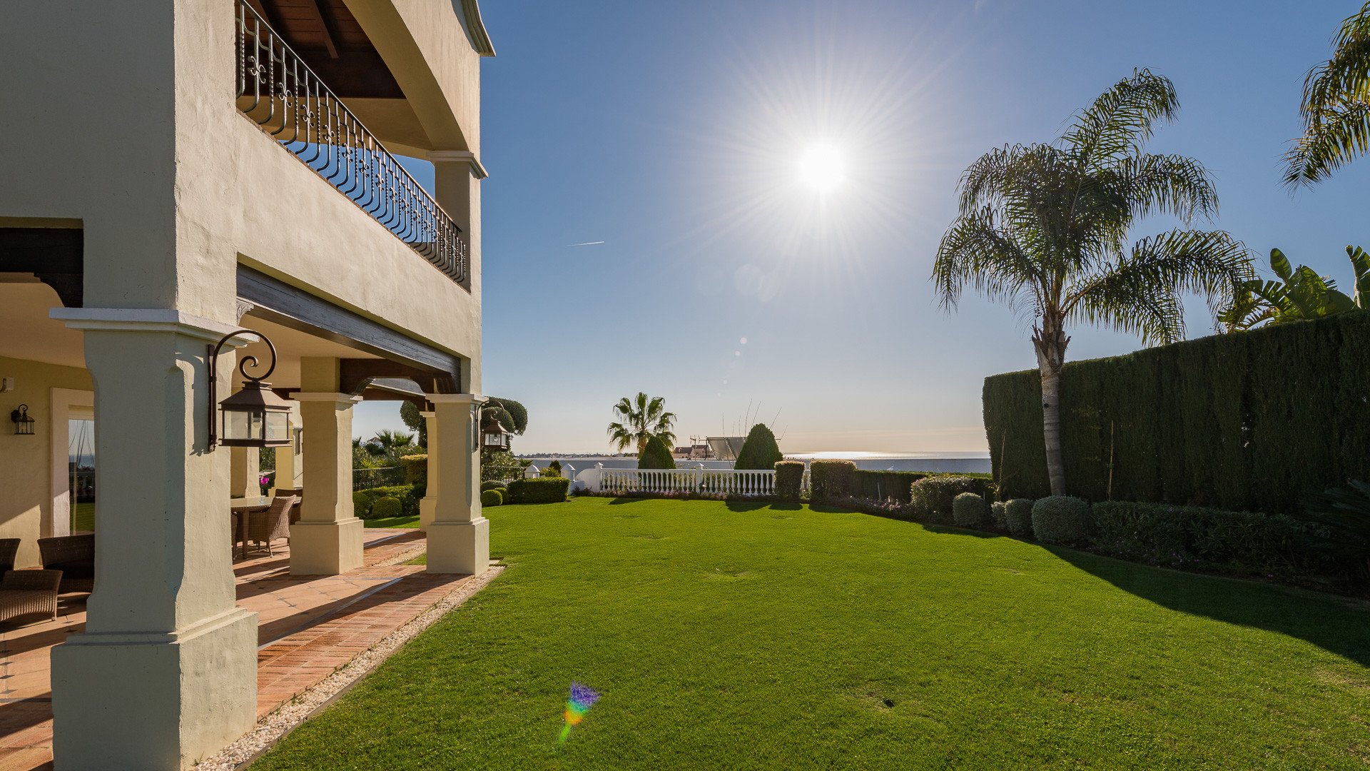 Villa i La Alqueria-El Paraíso, Malaga, Spanien 5 sovrum, 530 kvm. Nr. 53552