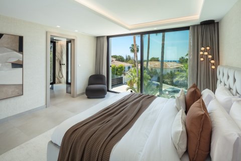 Villa for sale in Marbella Golden Mile, Malaga, Spain 5 bedrooms, 510 sq.m. No. 53503 - photo 9